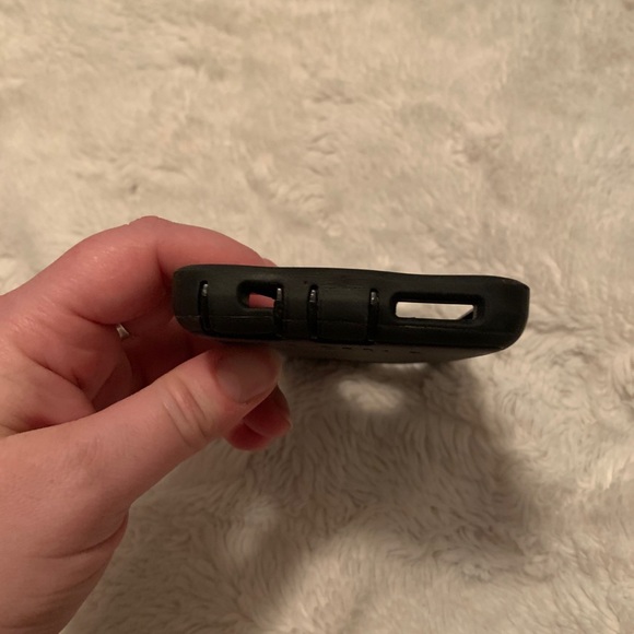 Otterbox case for 6S - Picture 3 of 5